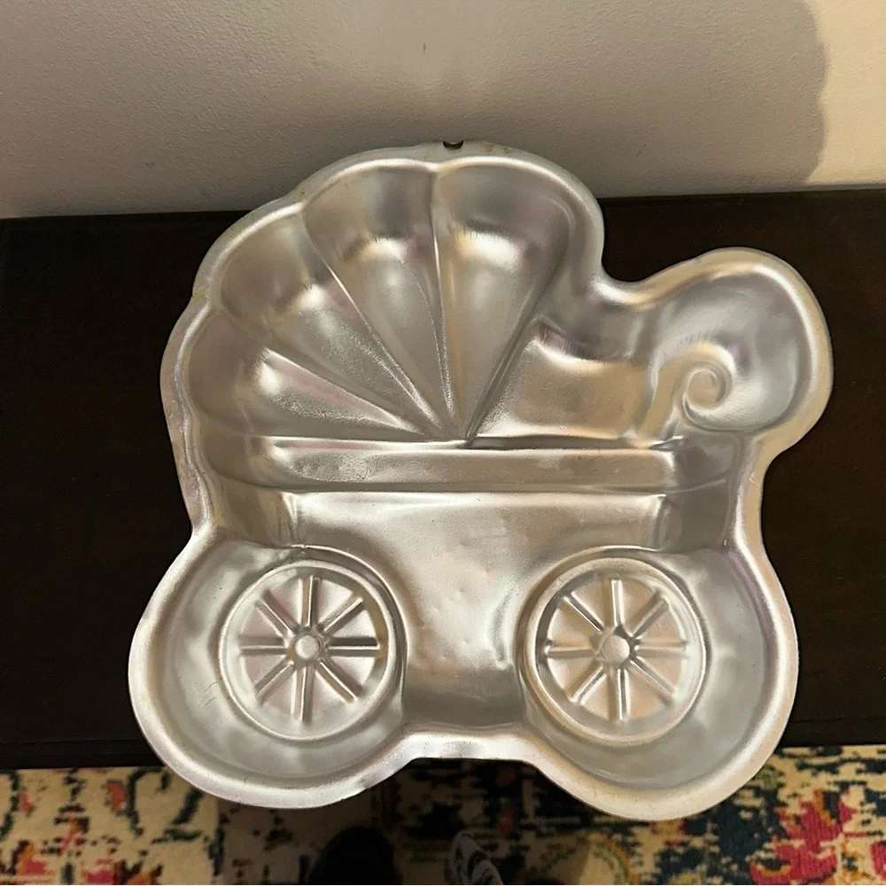 3/$20 💥 Wilton‎ Baby Carriage Babyshower Cake Pan